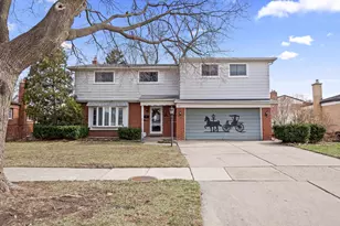 31126 Gloede Dr, Warren, MI 48088 - Photo 1