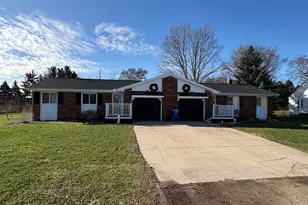 1028 Rosewood St, Jenison, MI 49428 - Photo 1
