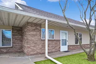 5514 Ivy Dr, Stevensville, MI 49127 - Photo 1