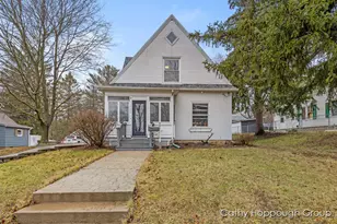 442 E Jones St, Ionia, MI 48846 - Photo 1