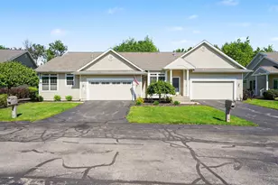 1062 Kensington St NW, Grand Rapids, MI 49534 - Photo 1