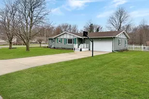 1913 Orchard Dr, Stevensville, MI 49127 - Photo 1