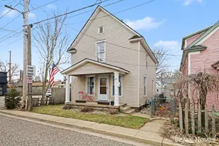17 Vandine Pl NE, Grand Rapids, MI 49503 - Photo 1