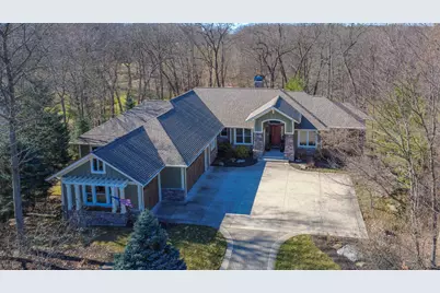 4209 N Oak Pointe NE, Grand Rapids, MI 49525 - Photo 1