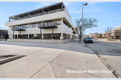 300 Washington Avenue #8, Grand Haven, MI 49417 - Photo 1