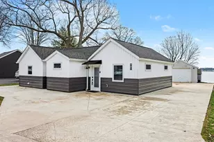 10139 Woodlawn Dr, Portage, MI 49002 - Photo 1