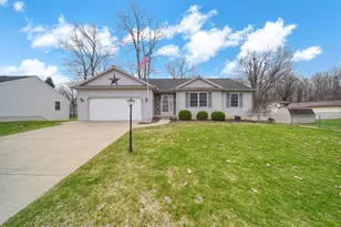 3861 Dorset Dr, Jackson, MI 49203 - Photo 1