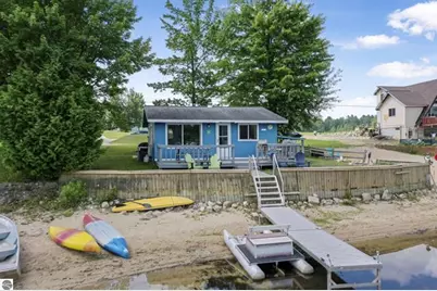9301 E 50 Road, Cadillac, MI 49601 - Photo 1