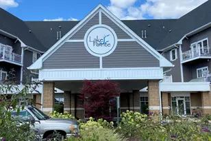 917 W Savidge St, Spring Lake, MI 49456 - Photo 1