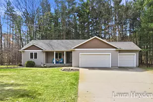1518 Pleasant Wood Dr, Rockford, MI 49341 - Photo 1
