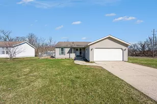 4 N New Moon Terrace, Springfield, MI 49037 - Photo 1