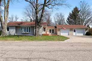 605 S Anderson St, Plainwell, MI 49080 - Photo 1