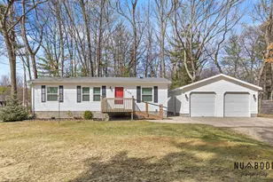 8120 Cheyenne Dr, Howard City, MI 49329 - Photo 1