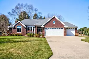 404 Goldcrest Dr, Holland, MI 49424 - Photo 1