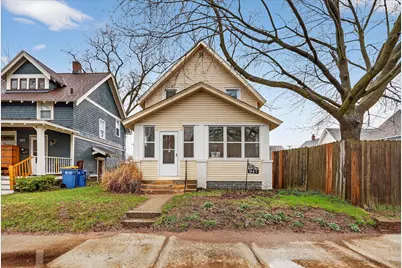 947 Crescent Street NE, Grand Rapids, MI 49503 - Photo 1