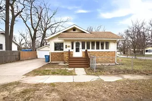 16 E Cleveland Ave, Muskegon, MI 49444 - Photo 1