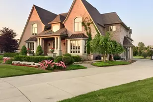 49166 Dominion Ct, Canton, MI 48187 - Photo 1