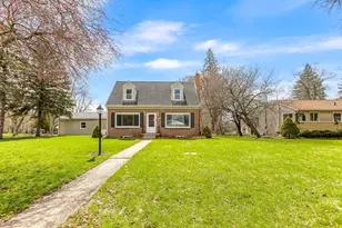 320 River St, Hillsdale, MI 49242 - Photo 1
