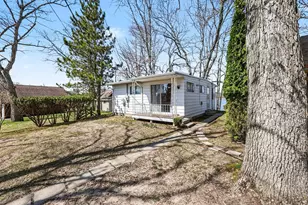 8941 Mott Dr, Jackson, MI 49201 - Photo 1