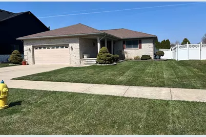 15972 Petros Drive, Rockwood, MI 48173 - Photo 1