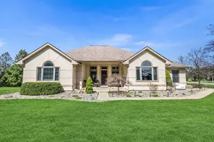 193 Minges Hills Dr, Battle Creek, MI 49015 - Photo 1