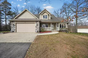 2116 Scenic Hills Dr, Jackson, MI 49201 - Photo 1