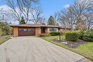 566 Kublick Dr, Benton Harbor, MI 49022 - Photo 1