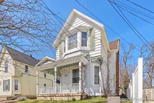 1027 Fulton St E, Grand Rapids, MI 49503 - Photo 1