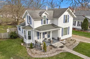 79 Budlong St, Hillsdale, MI 49242 - Photo 1