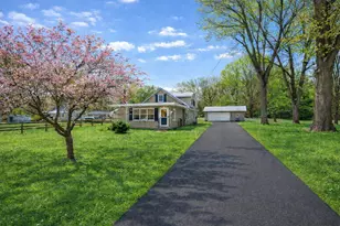 2844 W Glenlord Rd, Stevensville, MI 49127 - Photo 1