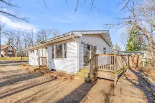 405 S Shore Dr, Battle Creek, MI 49015 - Photo 1