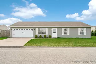 11688 Bear Meadows Dr SE, Alto, MI 49302 - Photo 1