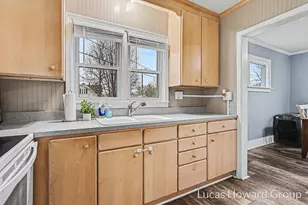 116 N Douglas Ave, Three Rivers, MI 49093 - Photo 9