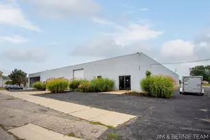 462 W 23rd St, Holland, MI 49423 - Photo 1