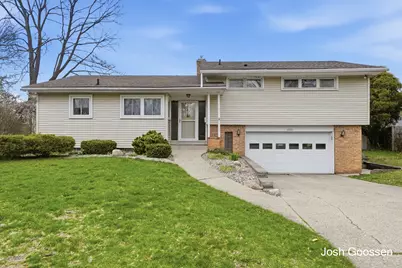2335 Sinclair Avenue NE, Grand Rapids, MI 49505 - Photo 1