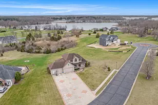 17 Coronado Dr, Jackson, MI 49201 - Photo 1