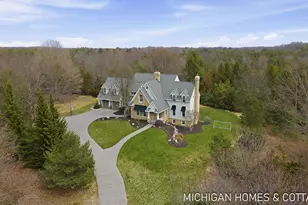 5484 Lakeshore Ave, Holland, MI 49424 - Photo 1