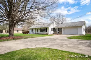 846 Lincoln Lake Ave SE, Lowell, MI 49331 - Photo 1