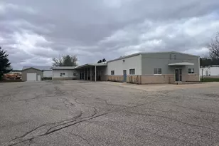 465 S Clay St, Newaygo, MI 49337 - Photo 1