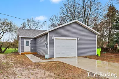 1111 E Pearl Street, Greenville, MI 48838 - Photo 1