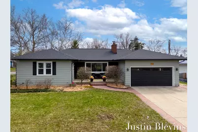 154 N Parklane Drive NE, Grand Rapids, MI 49505 - Photo 1