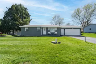 9514 Huntington Rd, Battle Creek, MI 49017 - Photo 1