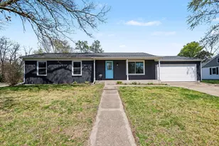 107 E Oakland Pl, Battle Creek, MI 49015 - Photo 1