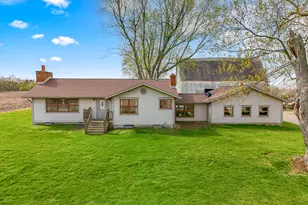 2871 W Bacon Rd, Hillsdale, MI 49242 - Photo 1