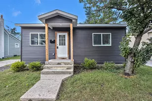 23 Batavia Pl NE, Grand Rapids, MI 49503 - Photo 1