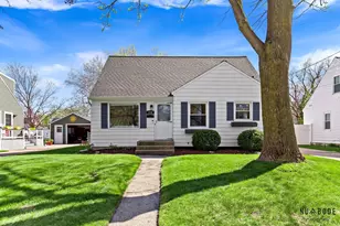 1256 Kelsey St NE, Grand Rapids, MI 49505 - Photo 1