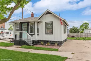 715 Elm St, Saint Joseph, MI 49085 - Photo 1