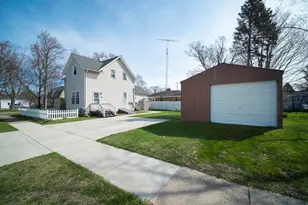 257 2nd Ave, Manistee, MI 49660 - Photo 1