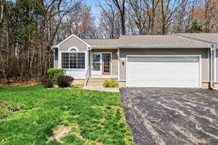148 Bridgewood Dr, Battle Creek, MI 49015 - Photo 1