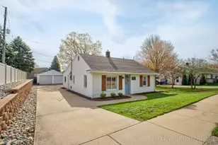 6748 28th Ave, Hudsonville, MI 49426 - Photo 1